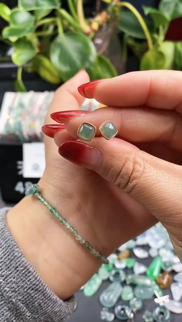【闪购商品】翡翠戒指银S925镶嵌方糖耳钉