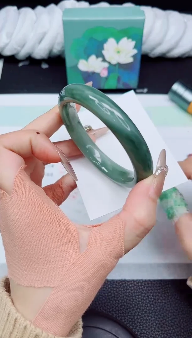 石英质玉未镶嵌手镯A238-56