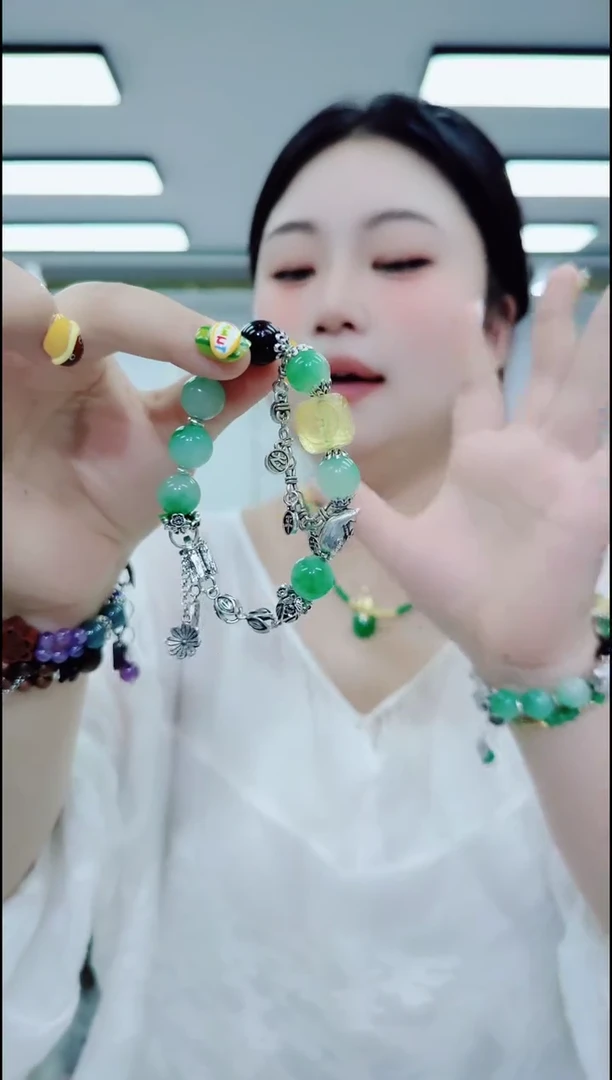 翡翠未镶嵌颈饰2405手串