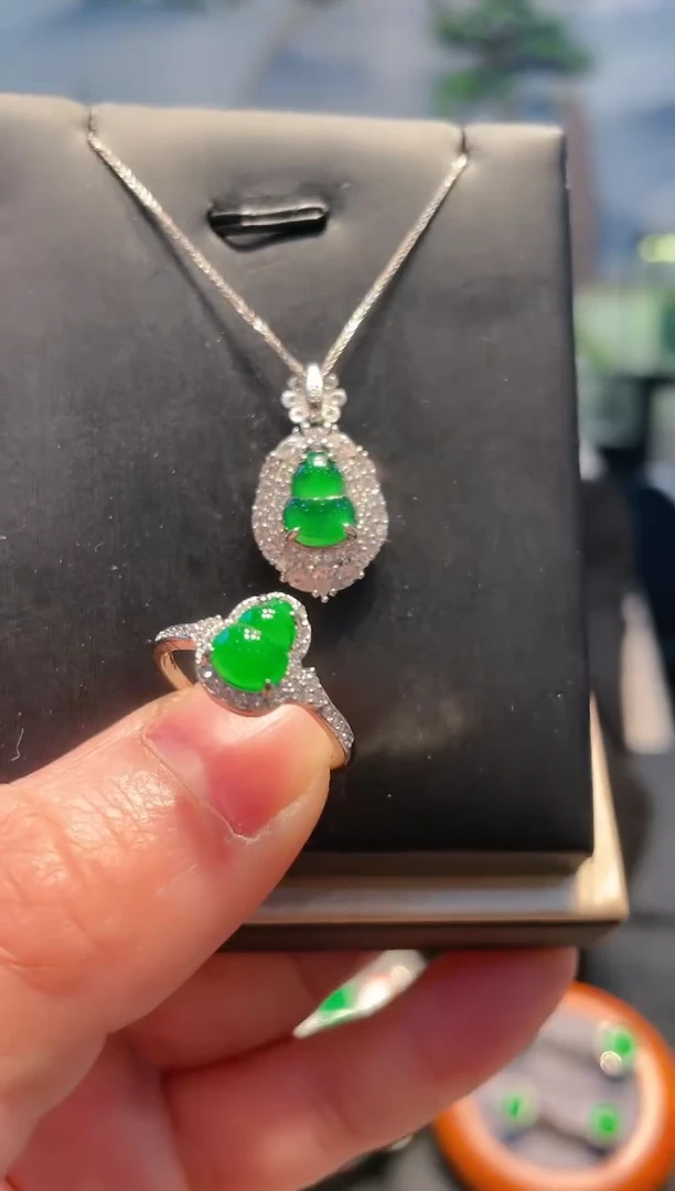 【闪购商品】翡翠吊坠(不含链)未镶嵌A14一套天然A货翡翠