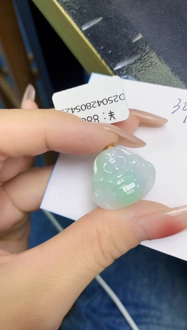 翡翠18K金镶嵌颈饰 天然缅甸翡翠A货