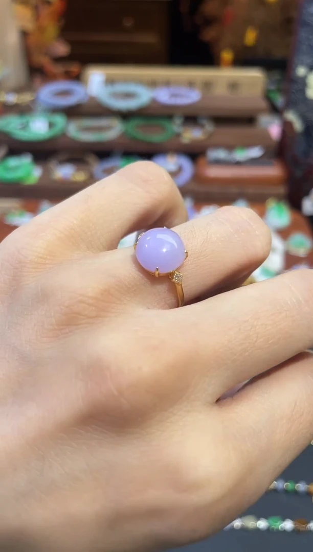 颈饰18K金镶嵌翡翠戒指13圈口