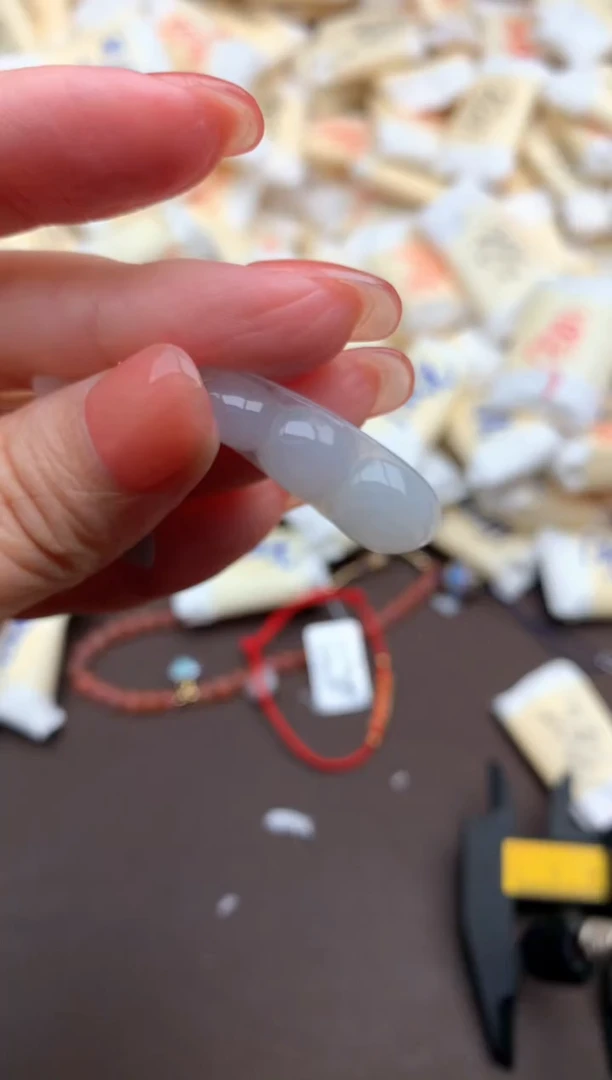 【闪购商品】翡翠挂件未镶嵌一