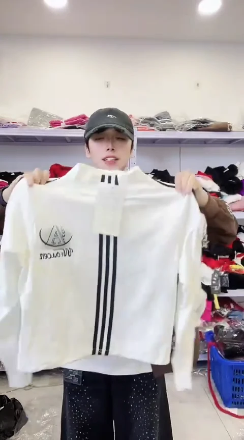 精品闪电购女装132M