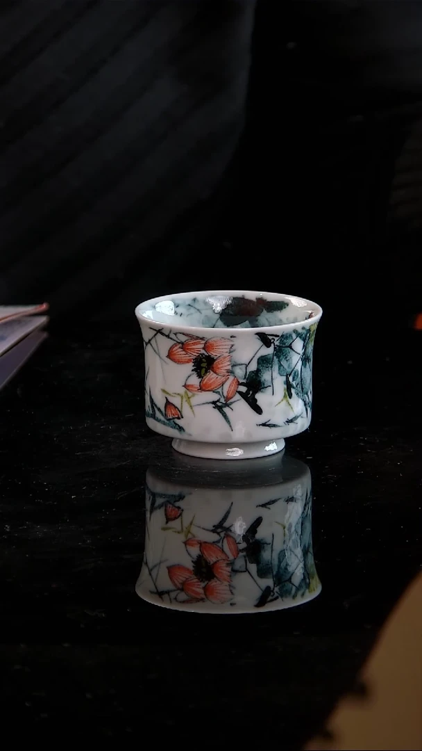 李华手绘釉中五彩单翠马蹄杯