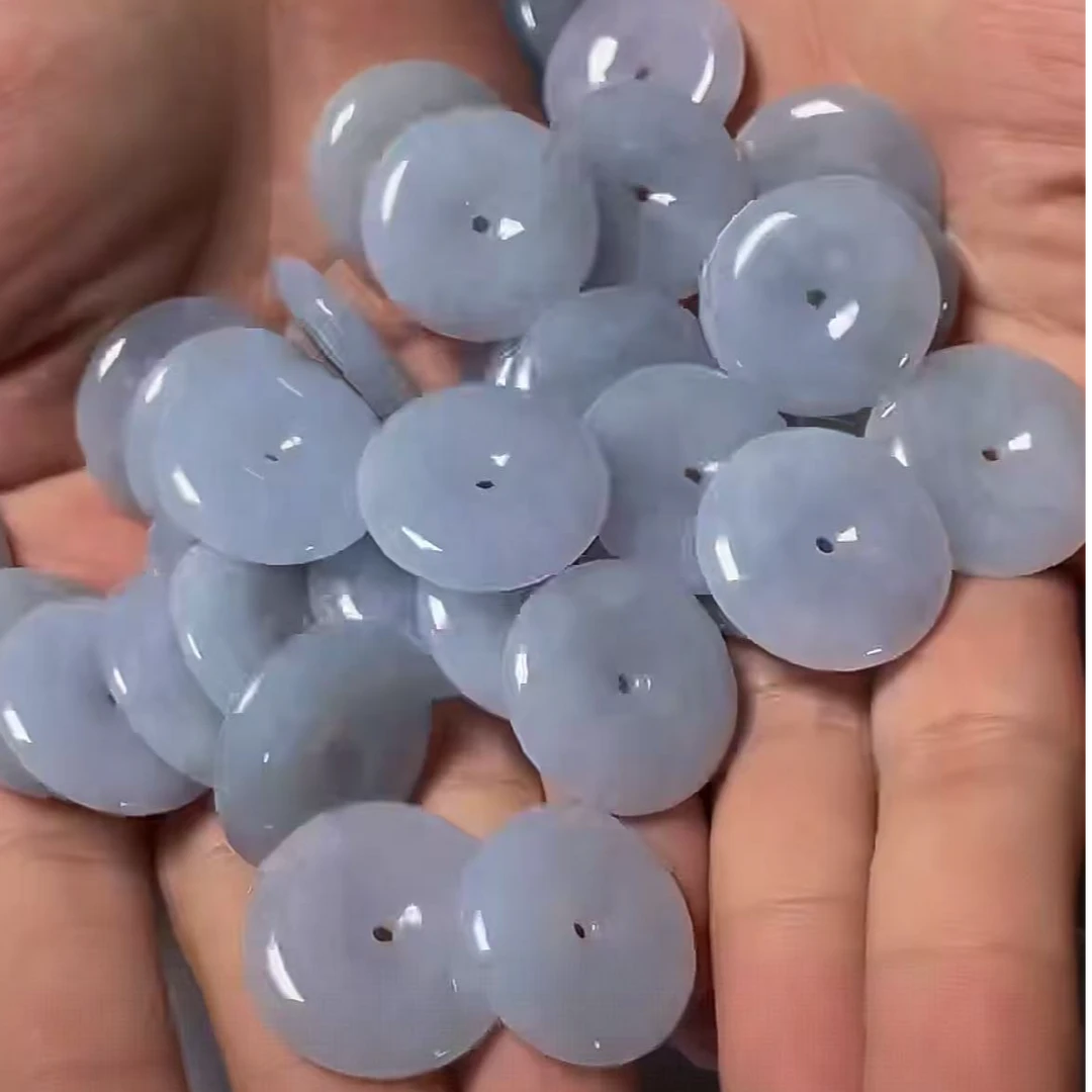 【绿庄】-1273--翡翠吊坠-多样性发其一