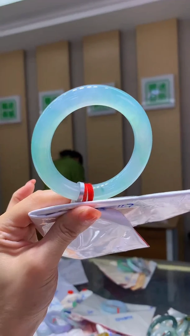 翡翠手镯未镶嵌-C9 圈口57.2