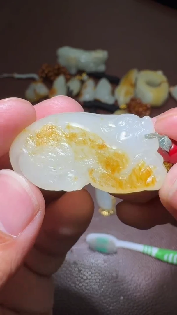 未镶嵌和田玉挂件和田玉