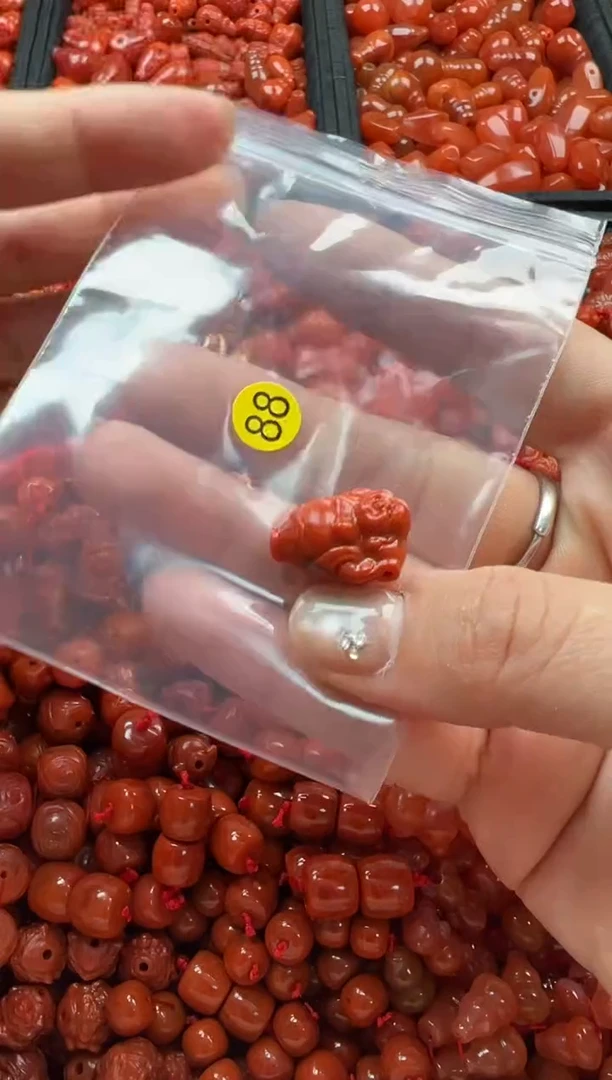 【闪购商品】南红玛瑙颈饰未镶嵌1