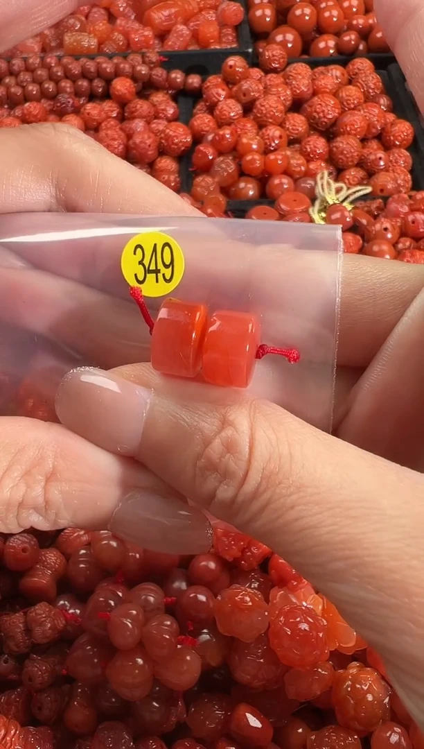 颈饰未镶嵌南红玛瑙1