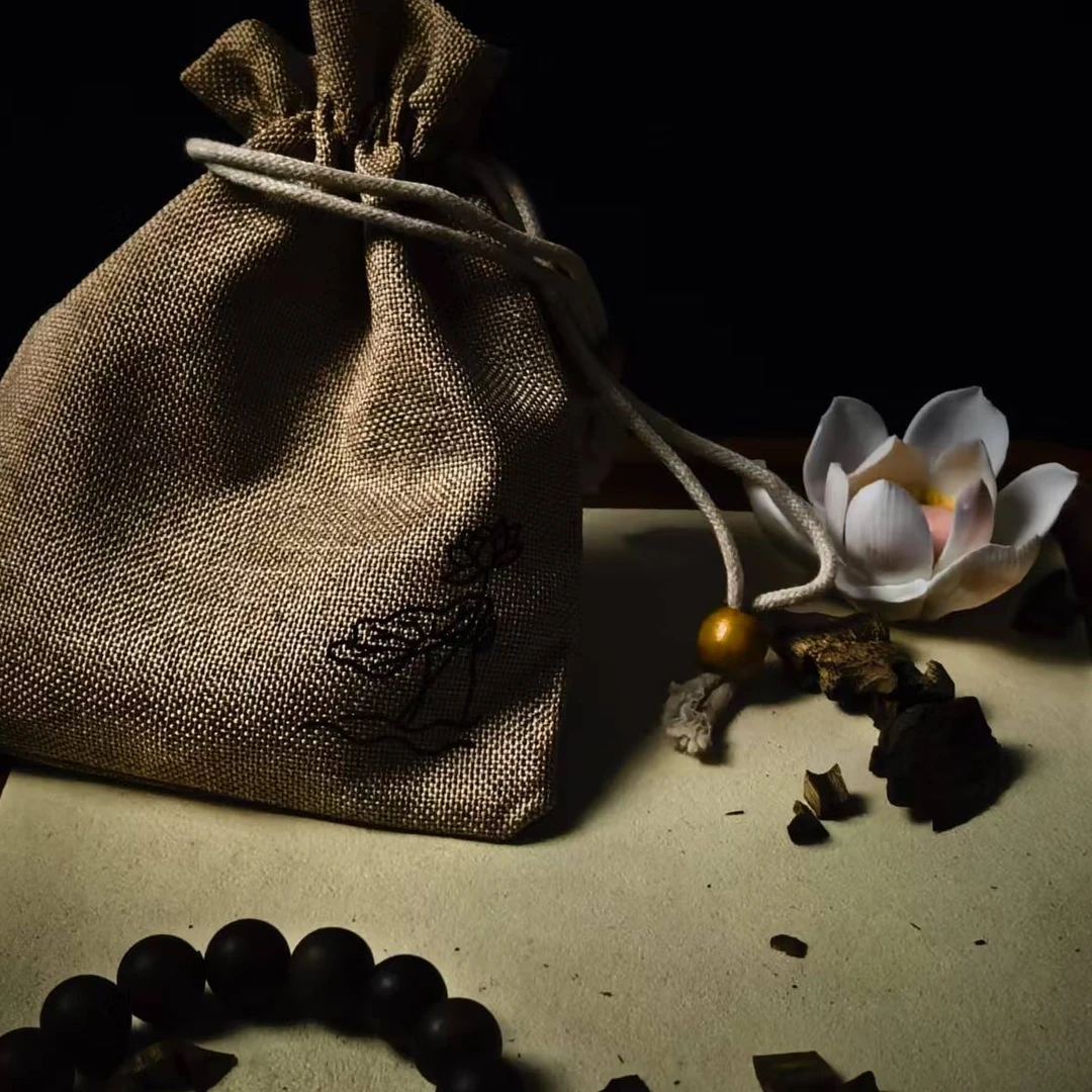 沉香R28沉香木作文创.