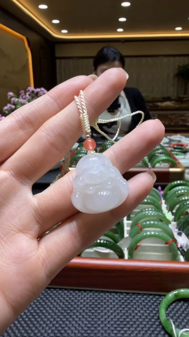 颈饰未镶嵌和田玉挂件