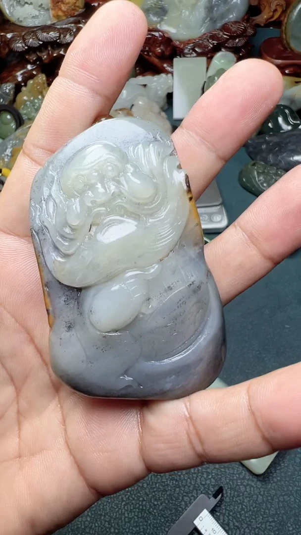 和田玉未镶嵌把件-