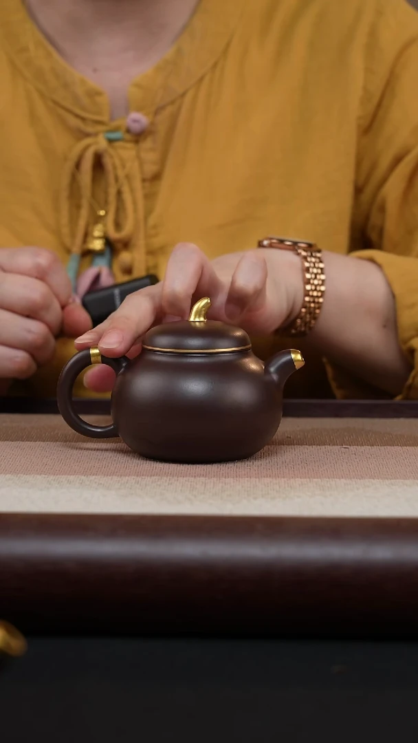 【闪购商品】紫砂茶壶老紫泥-描金茄瓜MH-1895