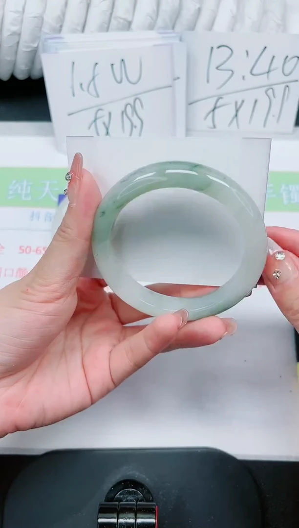 【闪购商品】石英质玉手镯未镶嵌359