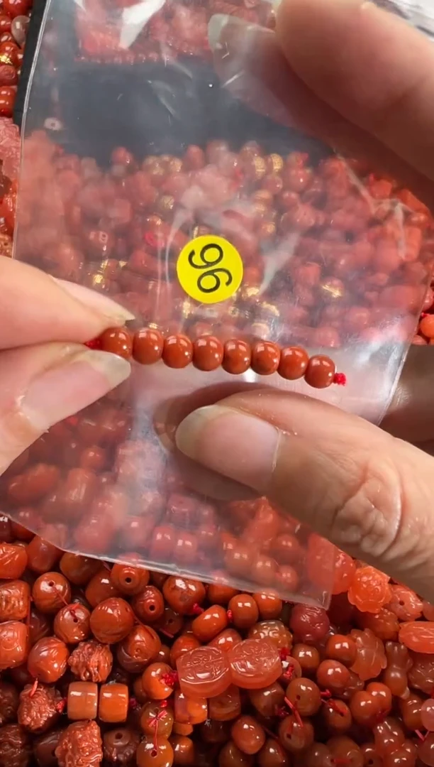 【闪购商品】南红玛瑙颈饰未镶嵌1