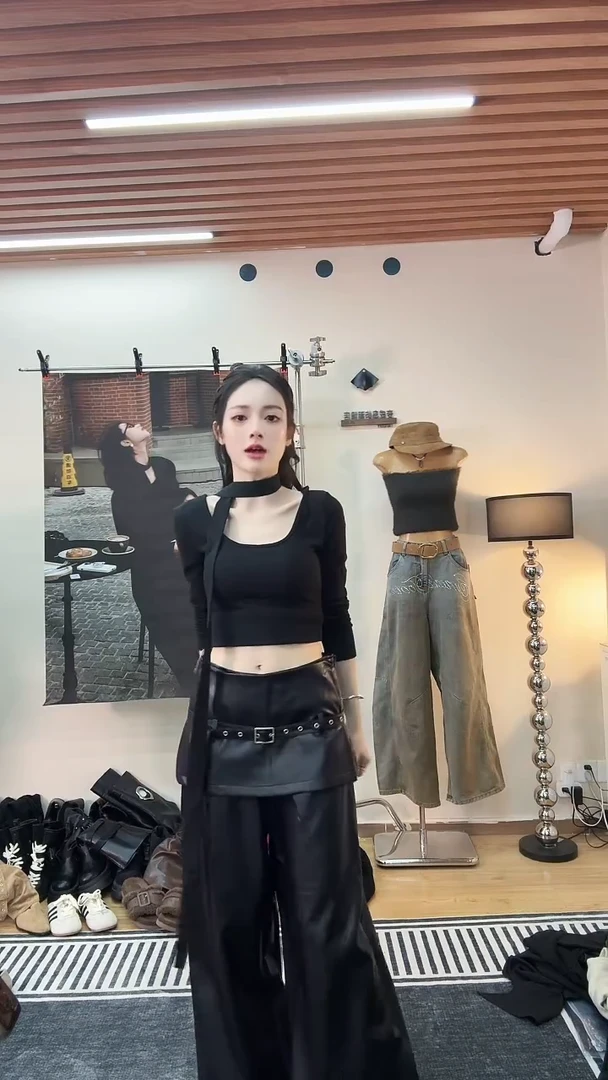 2026变成岛屿年货福利款皮裤M 码