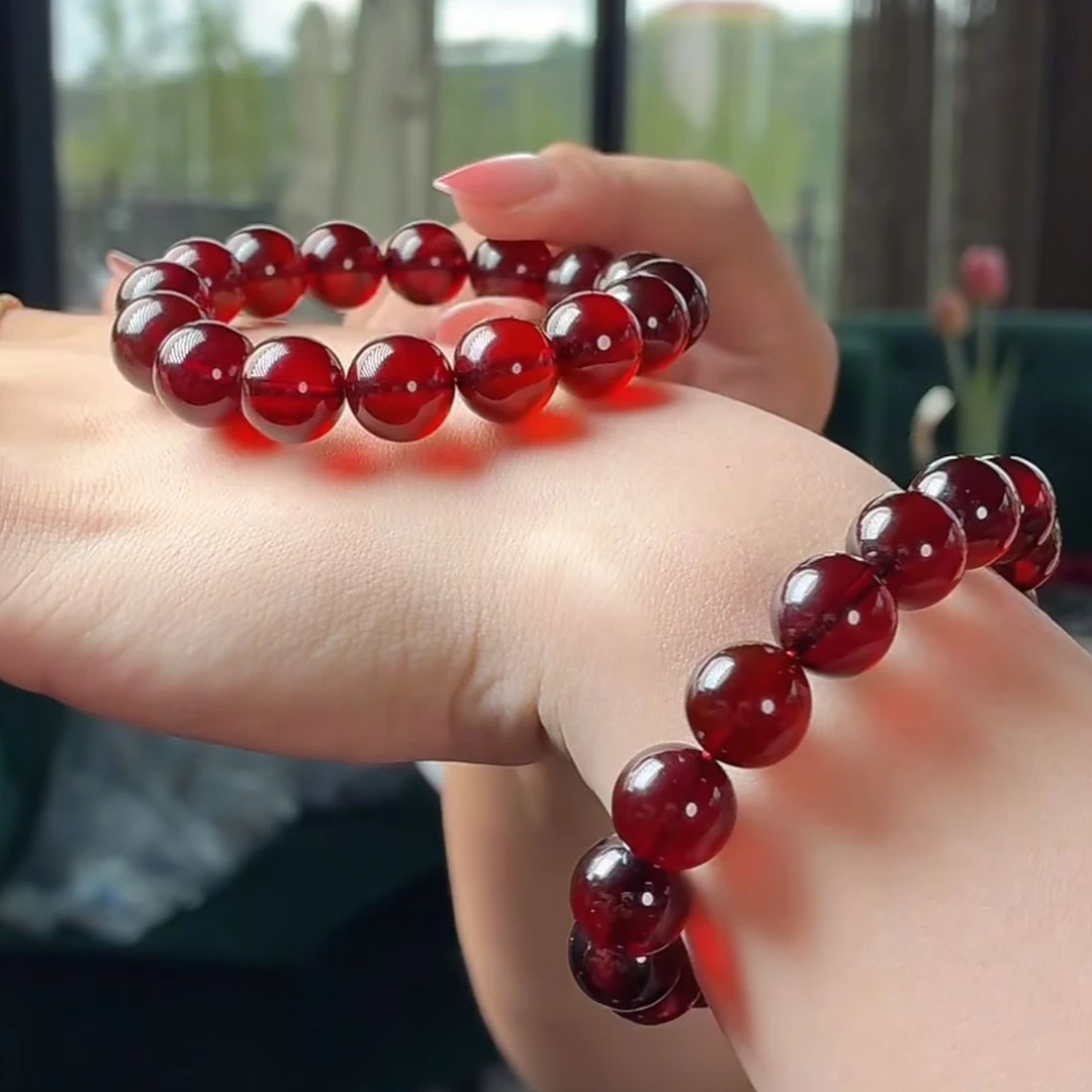 HD玉美人菲菲~血珀单圈圆珠约12mm手串^多样性发一