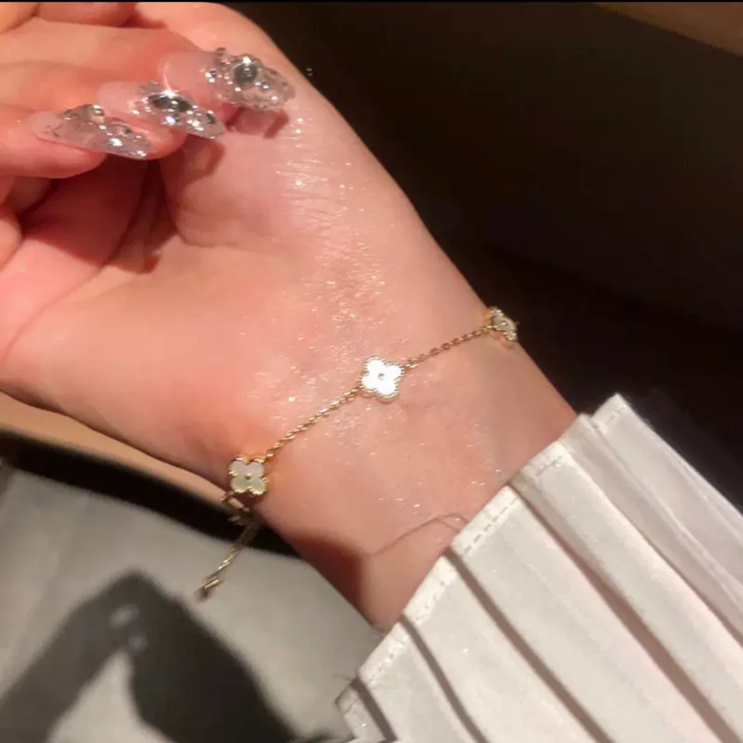 钛钢手链 六花经典款四叶草气质轻奢百搭小众时尚ins手饰金手链