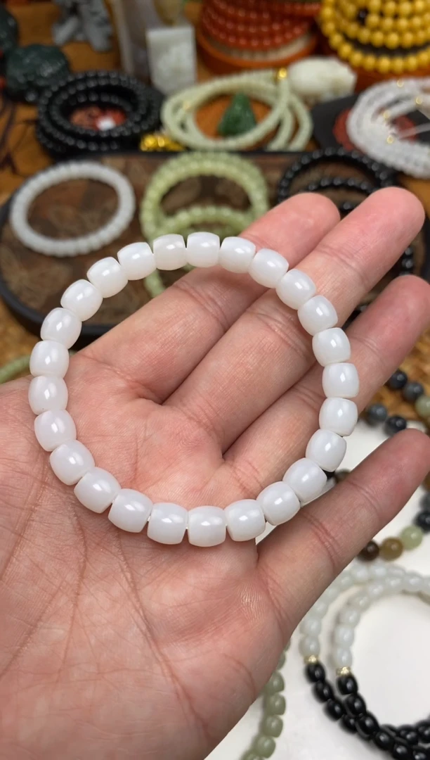 颈饰未镶嵌和田玉手串