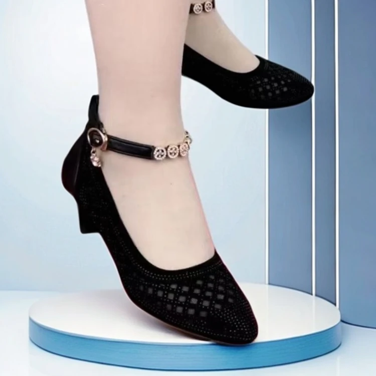 水钻单鞋女夏镂空粗跟软底时尚百搭透气网纱中跟