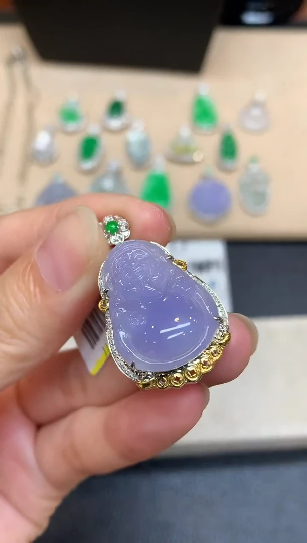 颈饰18K金镶嵌翡翠财神【无服务费