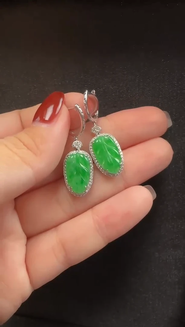 18K金镶嵌翡翠耳饰621叶子一对