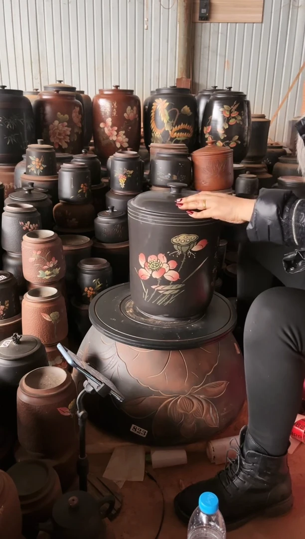 【闪购商品】壶瑕疵九饼彩填 盖子裂  112