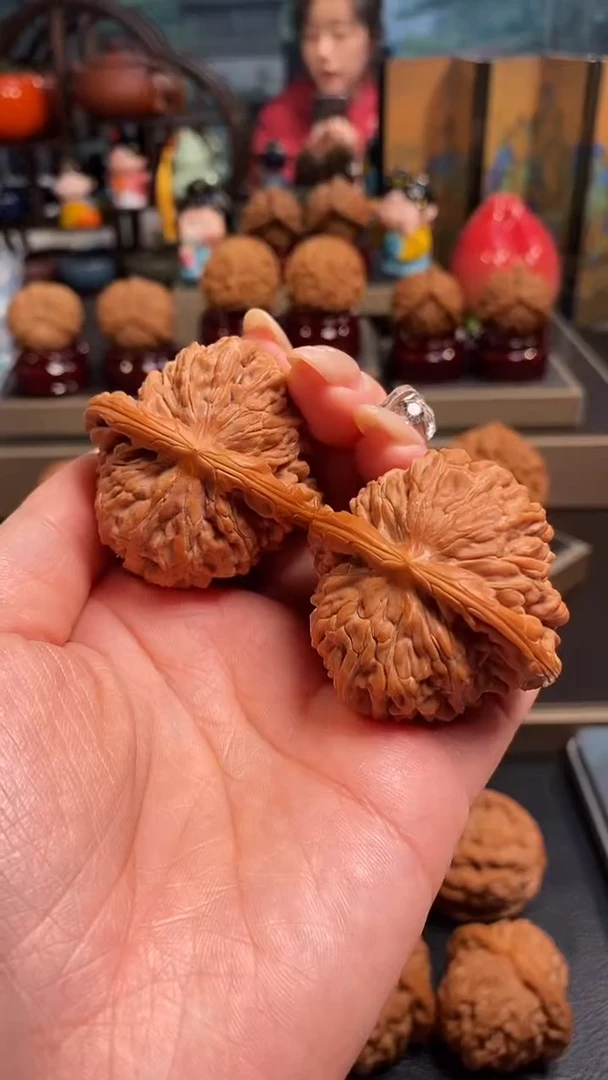 【闪购商品】文玩核桃把件777四座楼44