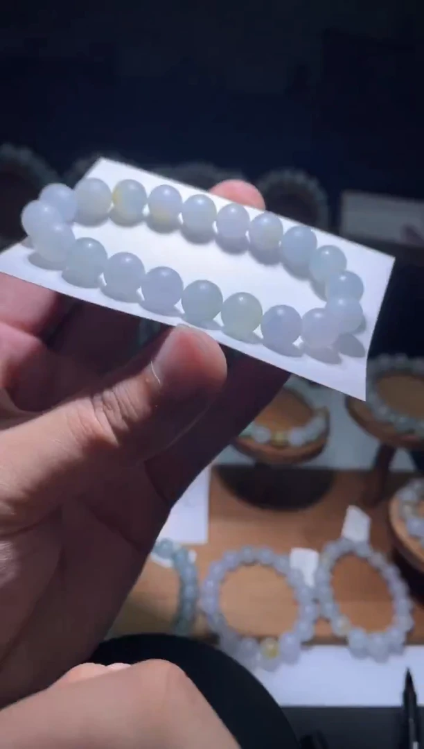 未镶嵌定制翡翠吉**雄翡翠手串