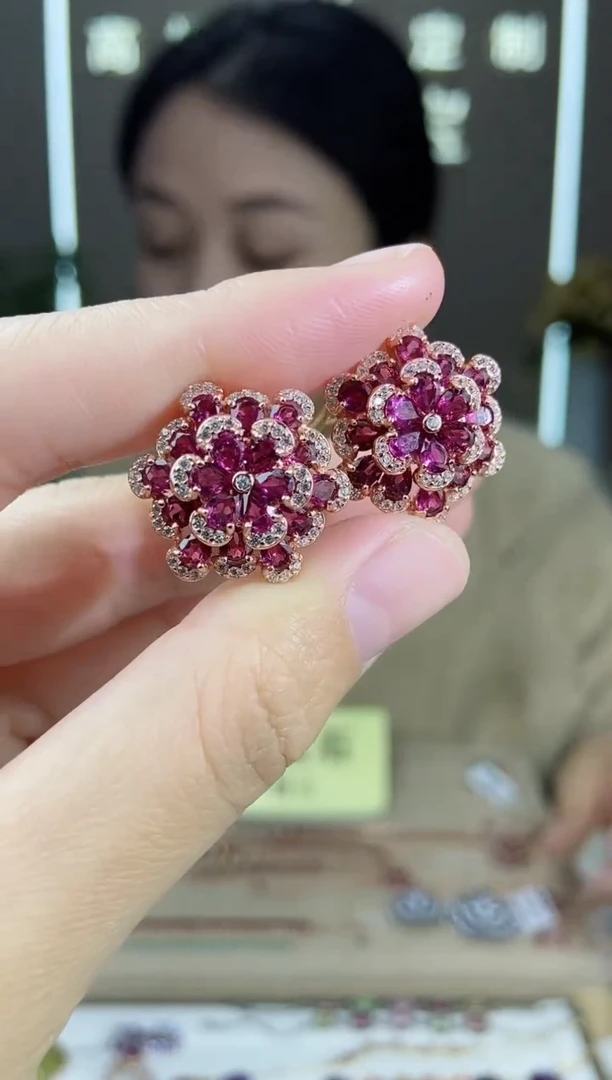 【闪购商品】石榴石（紫牙乌）耳饰银S925镶嵌耳饰