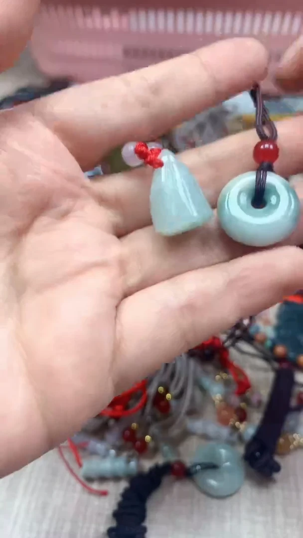 翡翠未镶嵌颈饰天然缅甸A货翡翠