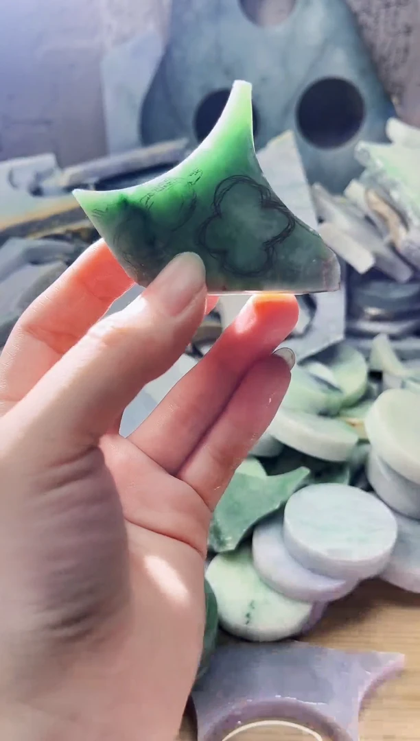 翡翠未镶嵌颈饰天然翡翠A货380