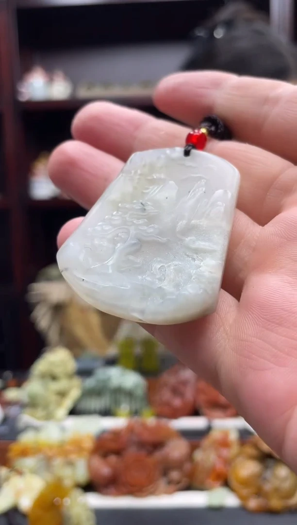 岫玉未镶嵌吊坠·
