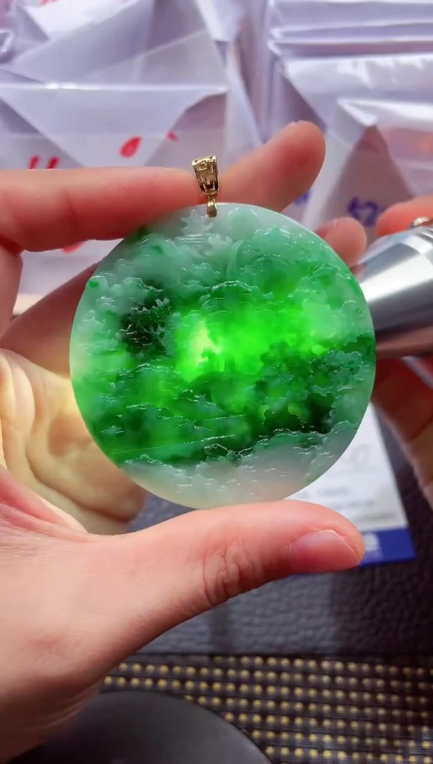 18K金镶嵌挂件翡翠000888