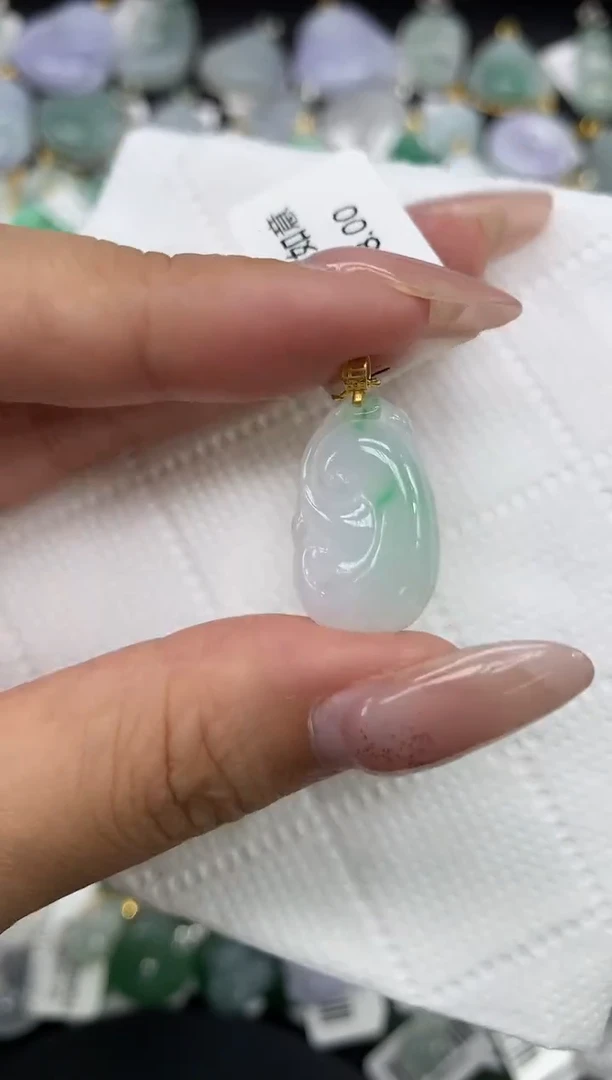 颈饰18K金镶嵌翡翠1111111111