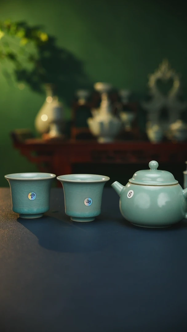 【闪购商品】杯6号融天壶微瑕+马蹄杯2只精品