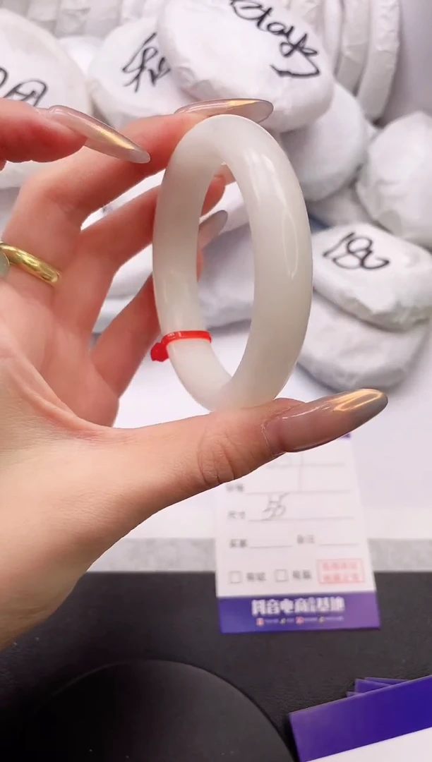 【闪购商品】和田玉手镯未镶嵌13K337-55