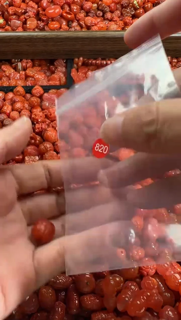 颈饰未镶嵌南红玛瑙1