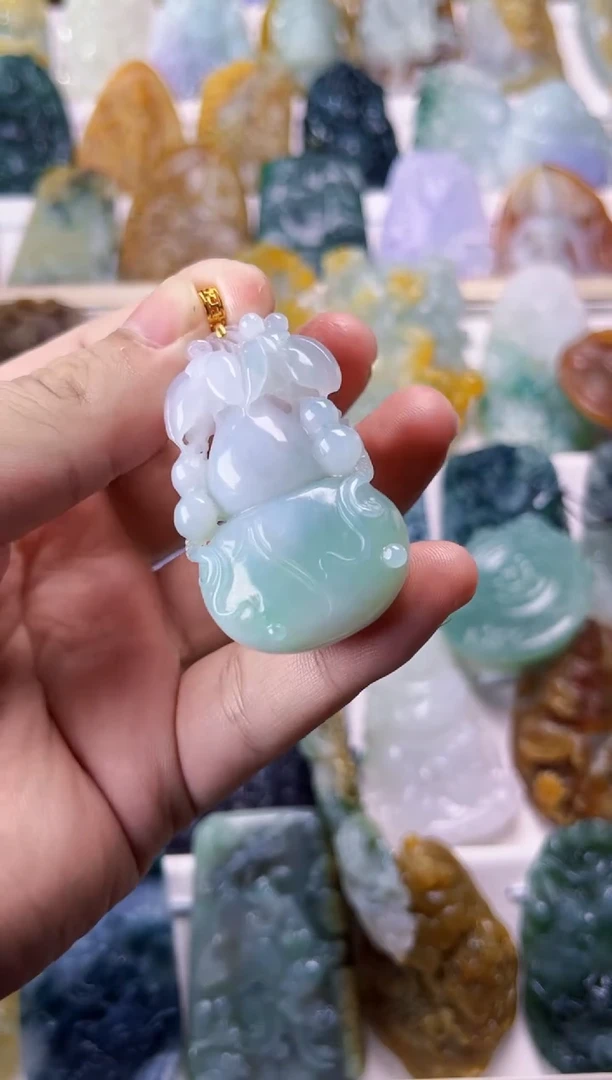 18K金镶嵌定制翡翠善*天然缅甸翡翠葫芦