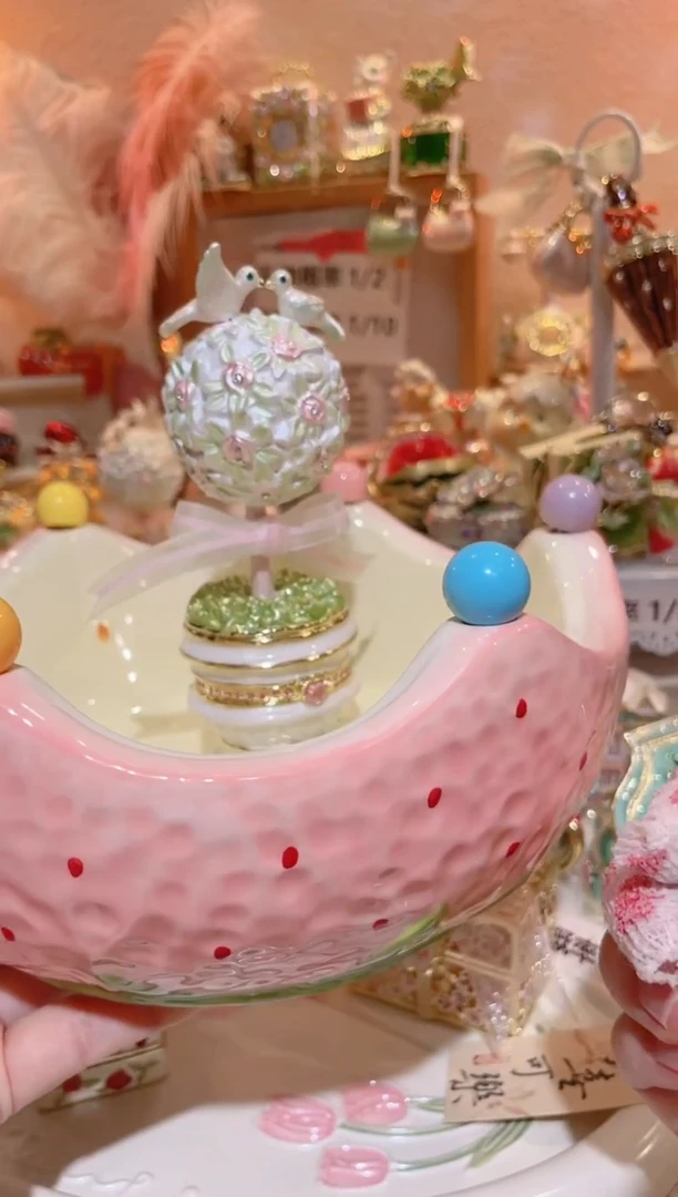 陶瓷超大的草莓水果叉