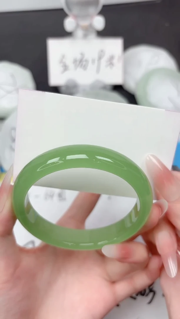 未镶嵌手镯石英质玉323-64.2