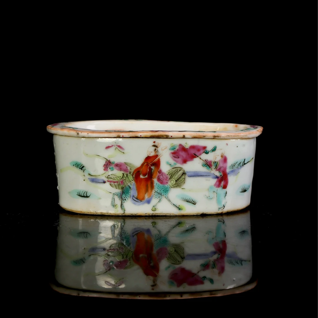 6.清晚期粉彩麒麟送子盖缸