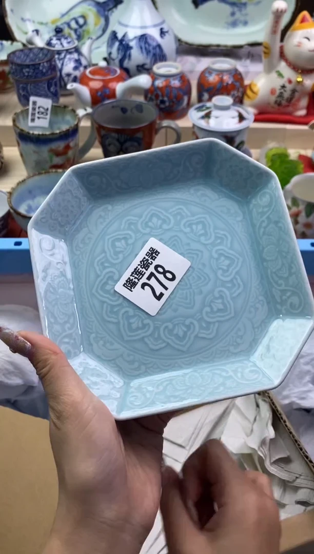 【闪购商品】瓷片隆莲瓷器欢迎大家