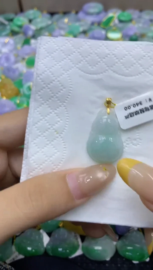 颈饰未镶嵌翡翠天然缅甸翡翠A货