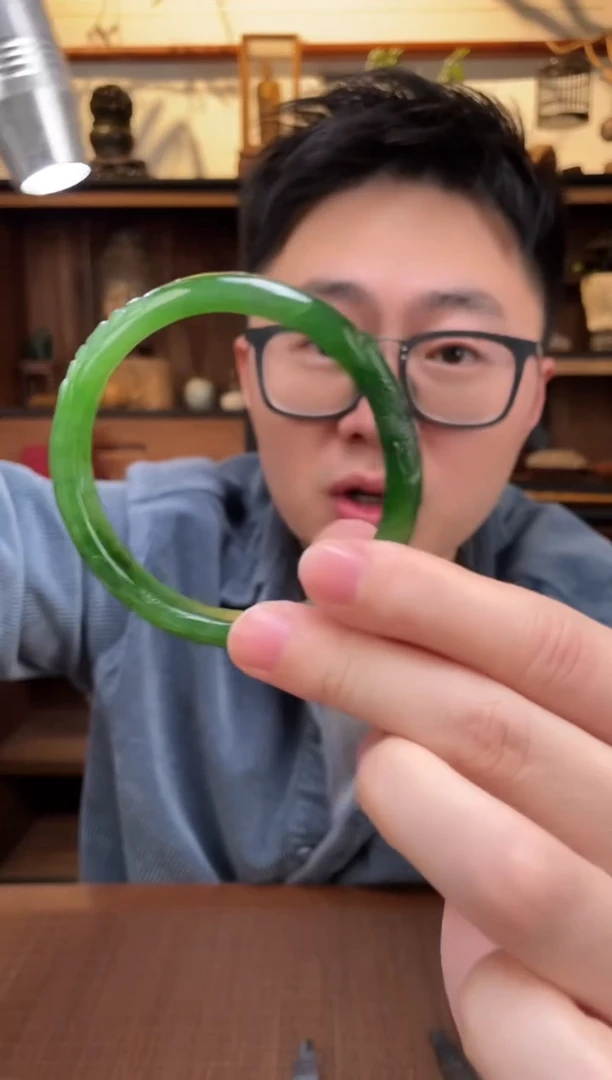 【闪购商品】和田玉手镯未镶嵌60#碧玉雕花手镯YR