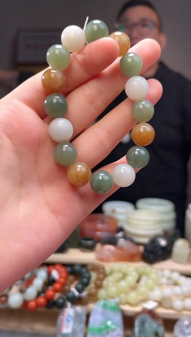 颈饰未镶嵌和田玉手串