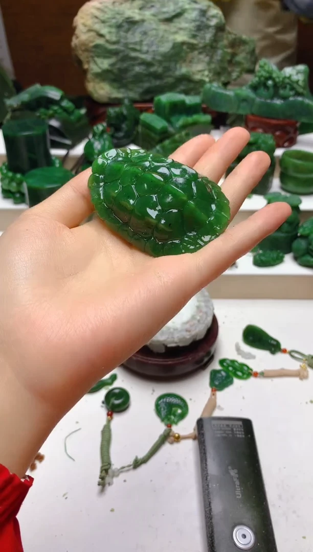 未镶嵌和田玉（碧玉）珠宝半成品1
