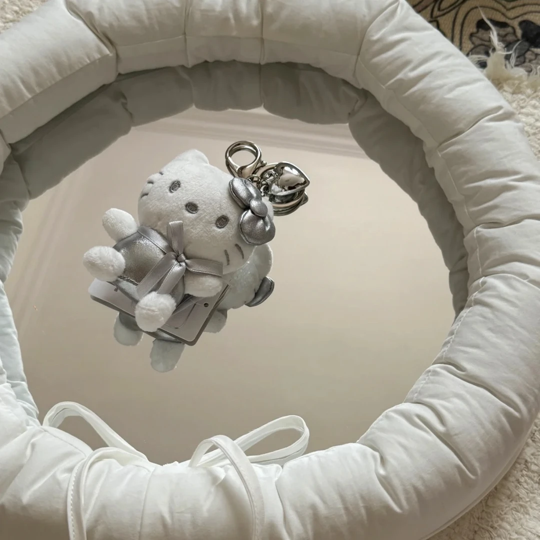 【首尔限定】Hello Kitty 小号 银色Kitty钥匙扣玩偶