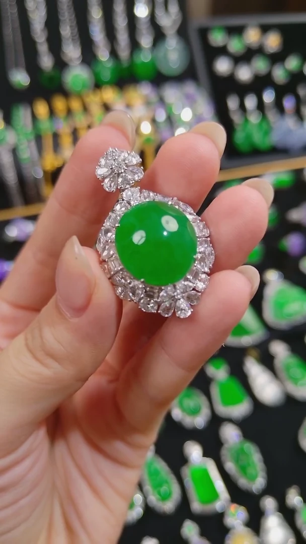 吊坠(不含链)18K金镶嵌翡翠蛋面吊坠